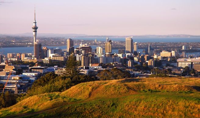 Scenic view of the Auckland coastline from a scenic drive