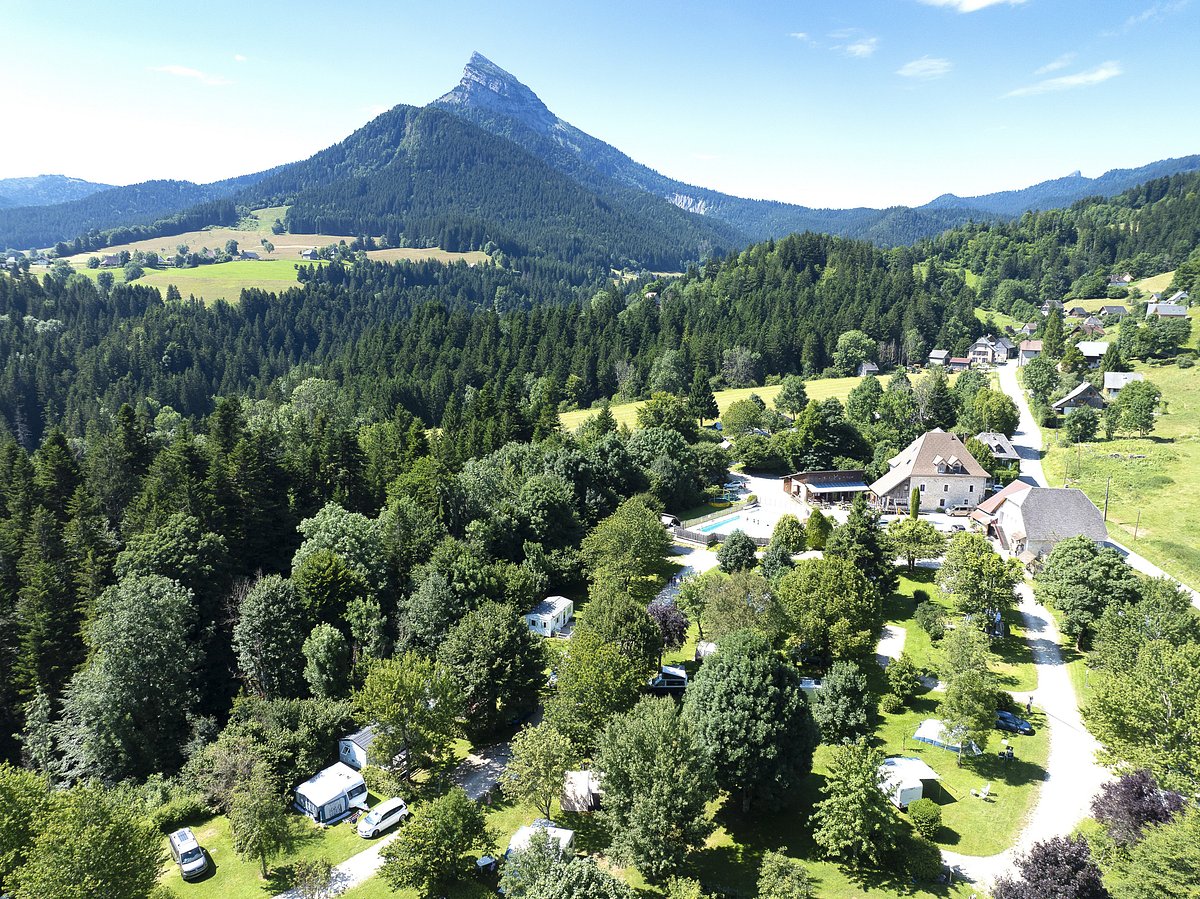 Grenoble - Airport — Grenoble - Airport campground nature
