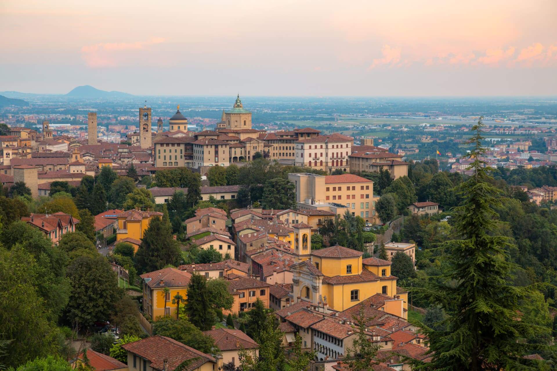 Bergamo — Bergamo scenic landscape travel