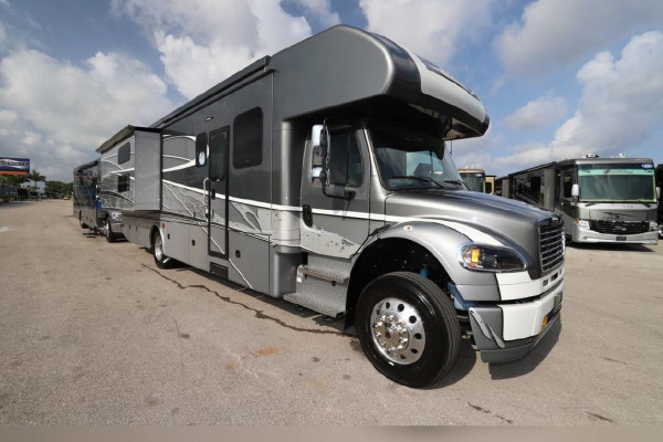 Longmont — Longmont road trip RV motorhome