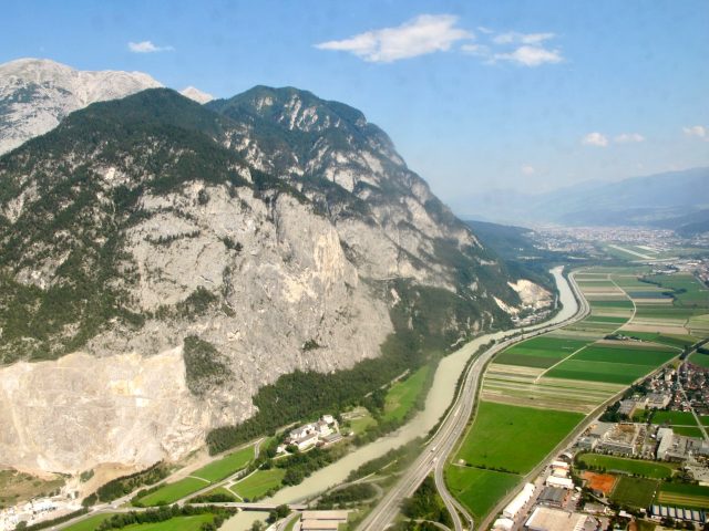 Innsbruck - Airport — Innsbruck - Airport scenic landscape travel