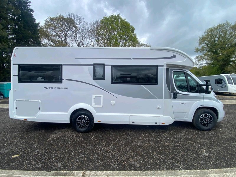 London - Gatwick Airport — London - Gatwick Airport road trip RV motorhome