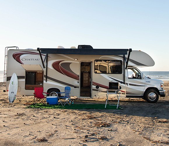 A family enjoying their Class C motorhome rental near Chicago, Illinois