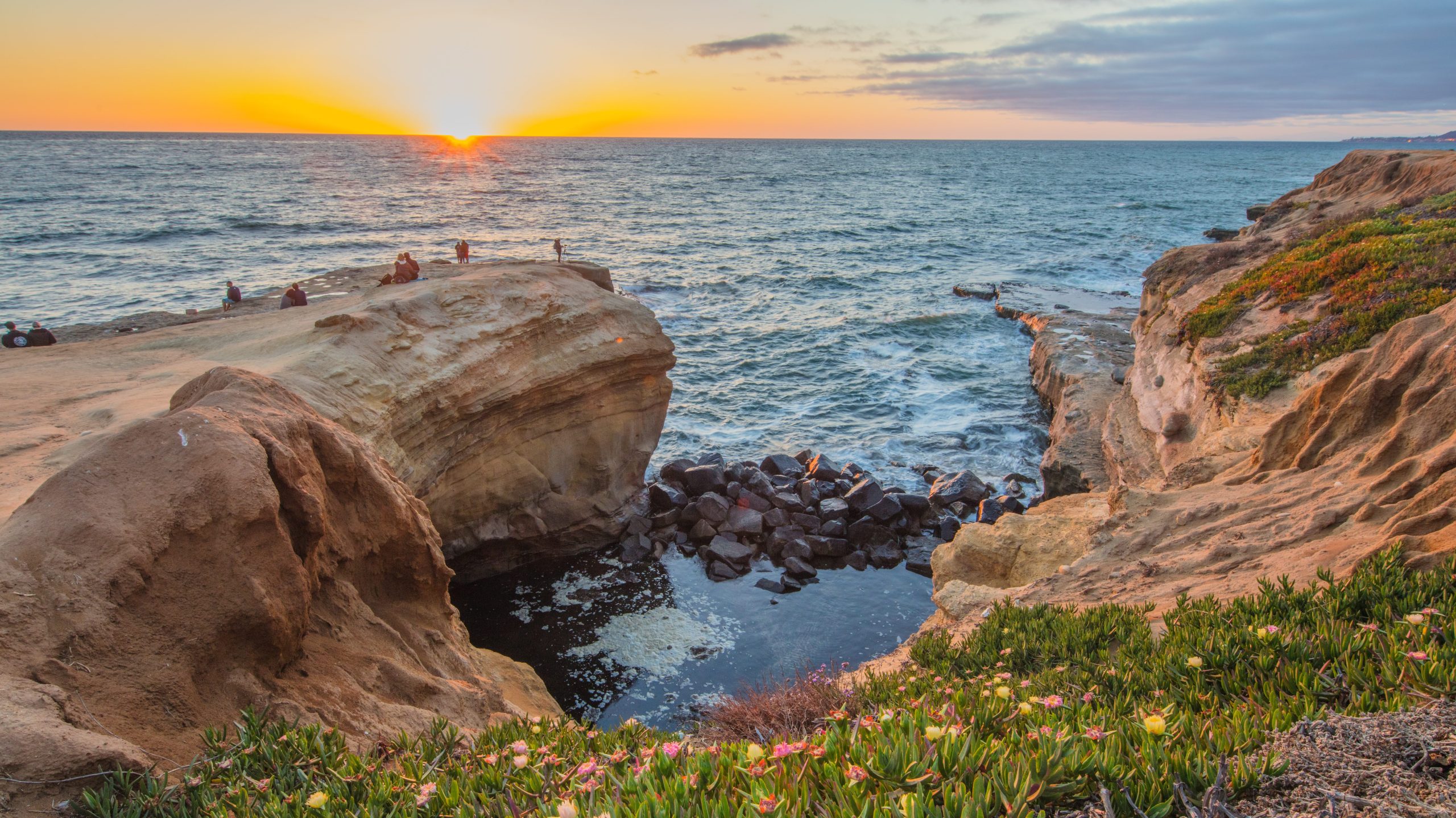 Scenic coastal view of La Jolla Cove in San Diego, perfect for a winter RV drive.