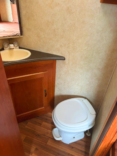 Denali Searcher 28 - Gold