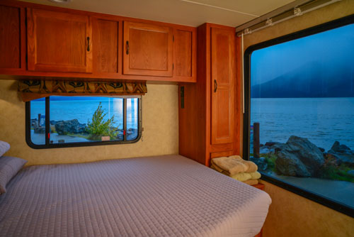 Denali Searcher 28 - Gold